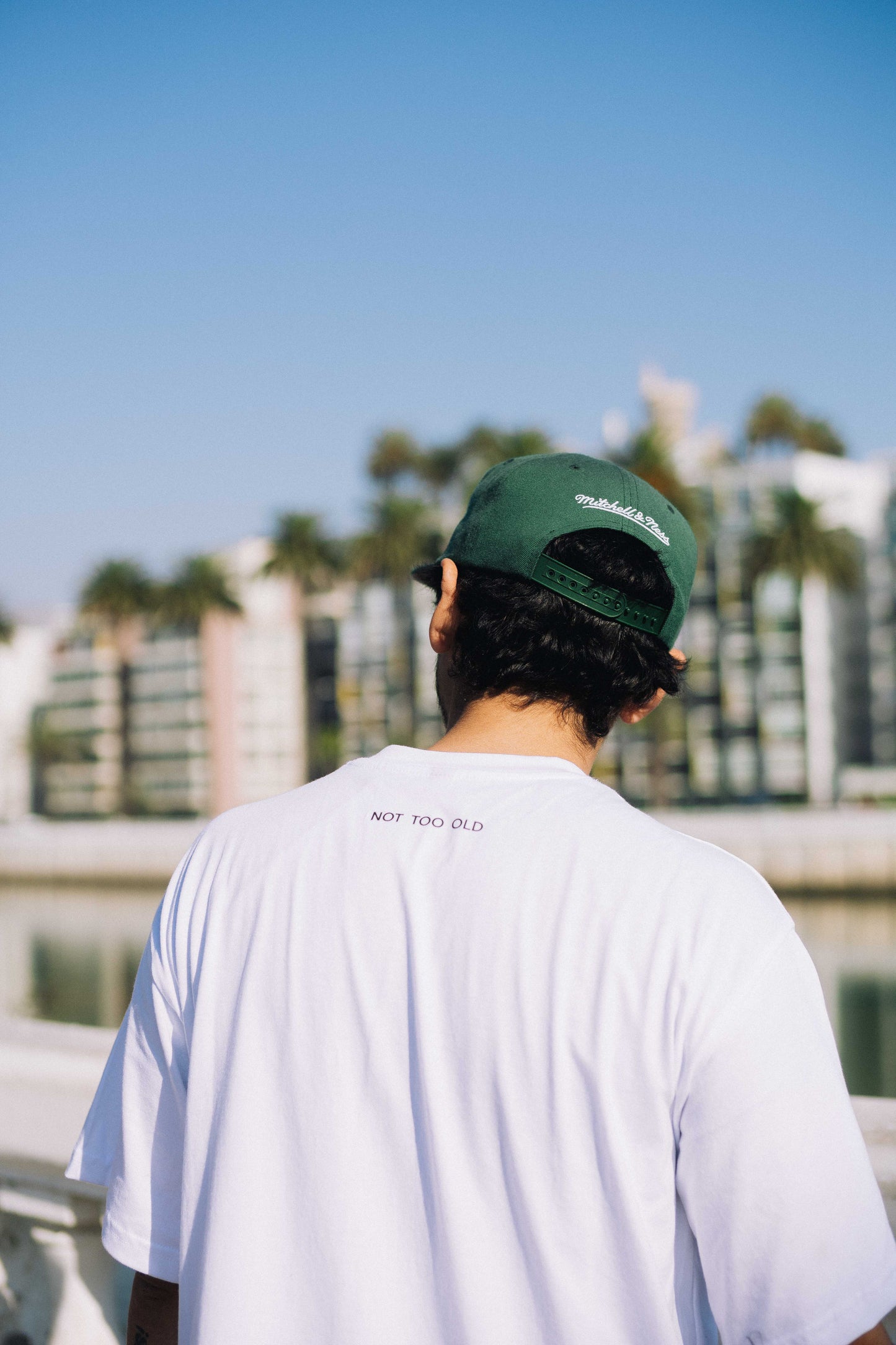 Polera Blanca Oversize – Not Too Old