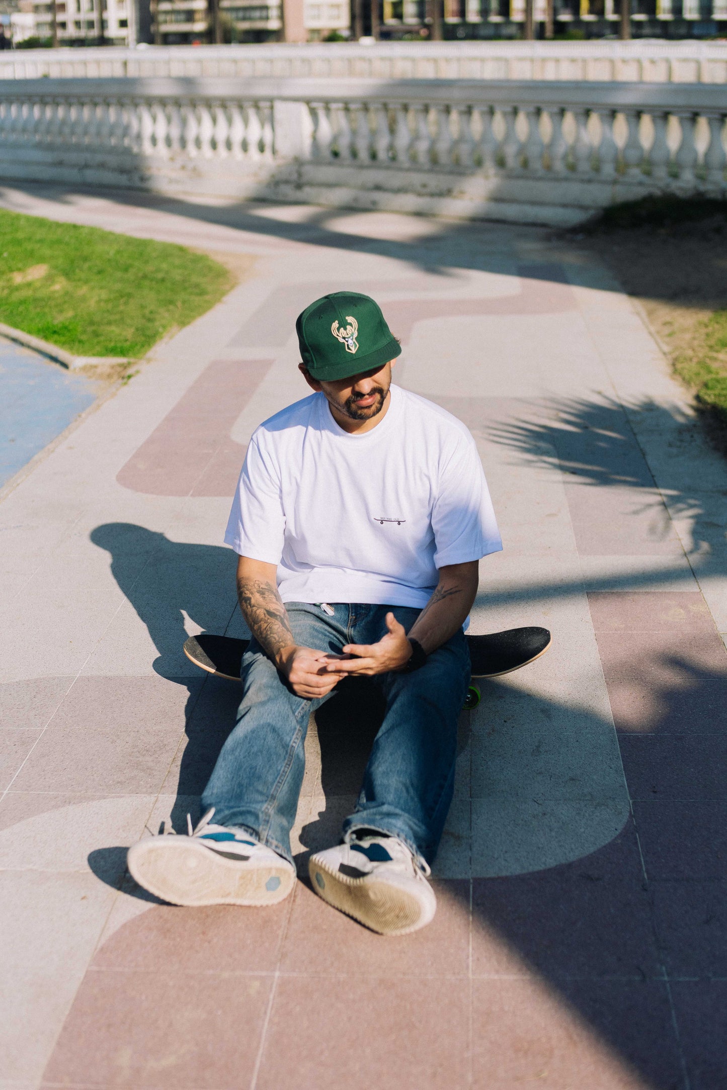 Polera Blanca Oversize – Not Too Old